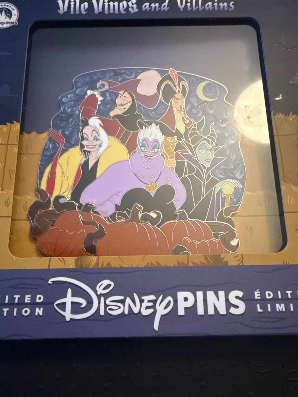 Disney Villains Jumbo Halloween Pin – Limited Edition vile Vines and Villains
